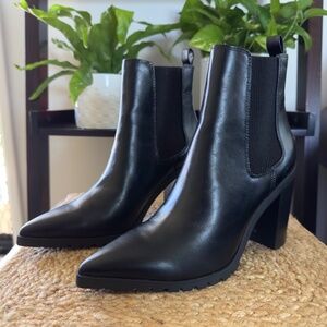 Charles David Women's Deputy Black Chelsea Boots Size 8.5 Medium NWOT
